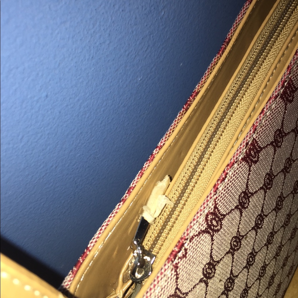 Handbag - Picture 7 of 8